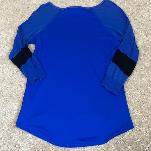Splits59 blue/black 3/4 sleeve top - Picture 5 of 6